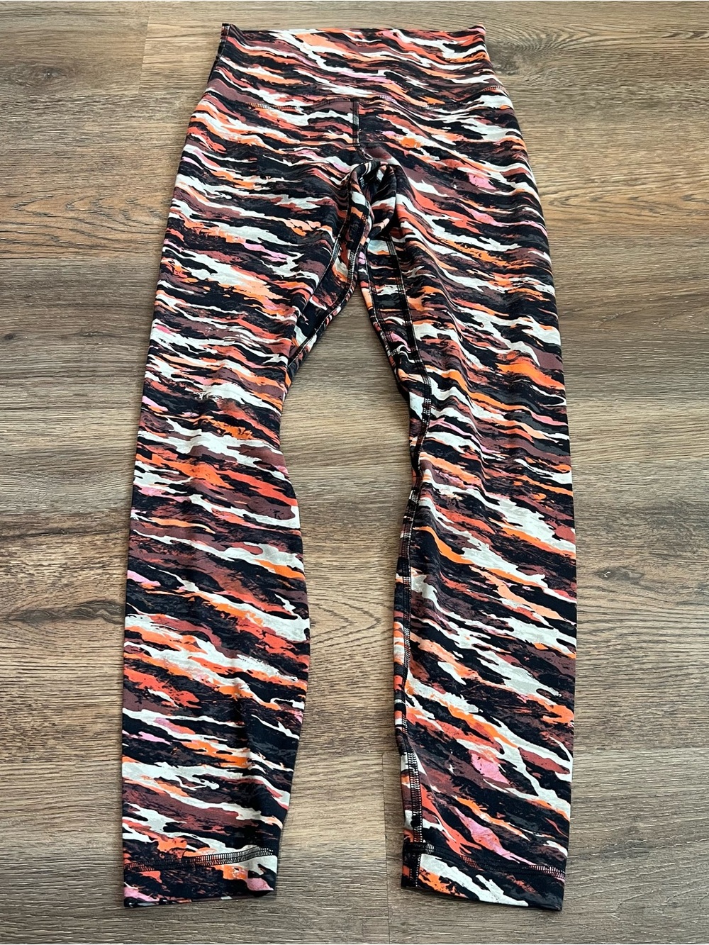Lululemon Lunar New Year Align High Rise 25” Tiger Tide Smoky Red Multi Gold 4 - Picture 3 of 9